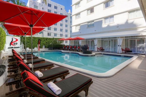 Red South Beach Hotel image 1