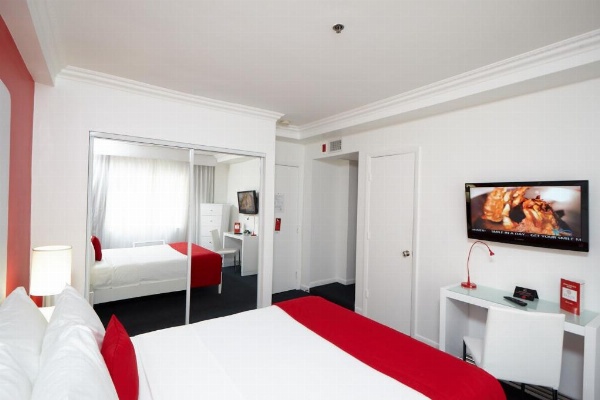 Red South Beach Hotel image 17